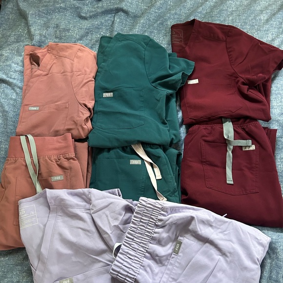 Figs Scrub Set in Black, Gray, and Blue - Picture 2 of 2